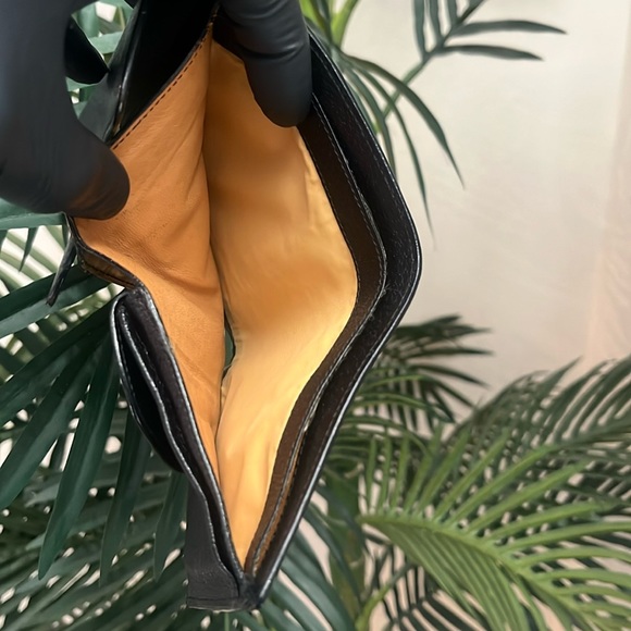 Gucci Black Authentic Crossbody Handbag Wallet - Picture 5 of 17